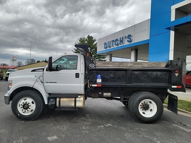 2017 Ford F-750SD Base